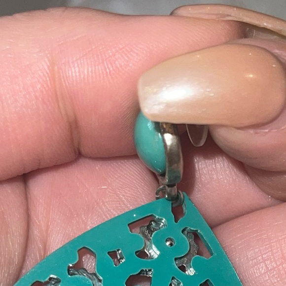 Large Pierced teardrop dangle earrings - Picture 4 of 4